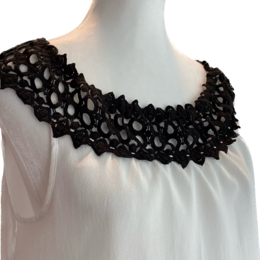 Coldwater Creek White Sleeveless Blouse w/ Black Crochet Trim – Size Large